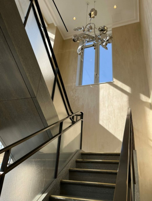 venetian plaster vs microcement: which is better